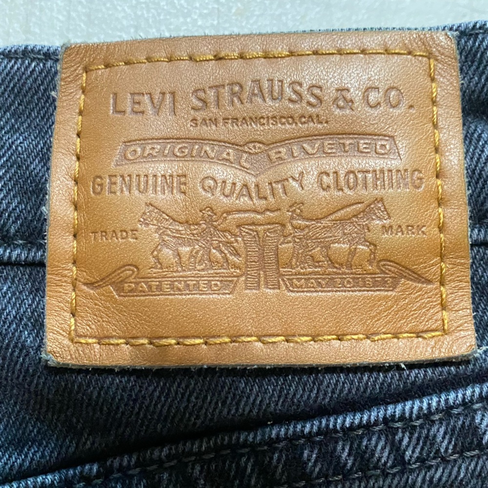 NWOT Levi’s women’s black jeans size 33 x 32 - Picture 6 of 9